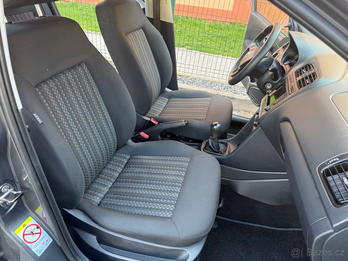 2014 Volkswagen POLO - 11