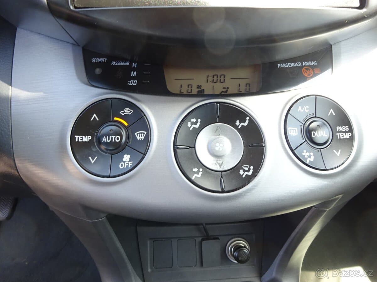 2006 Toyota RAV4 - 11