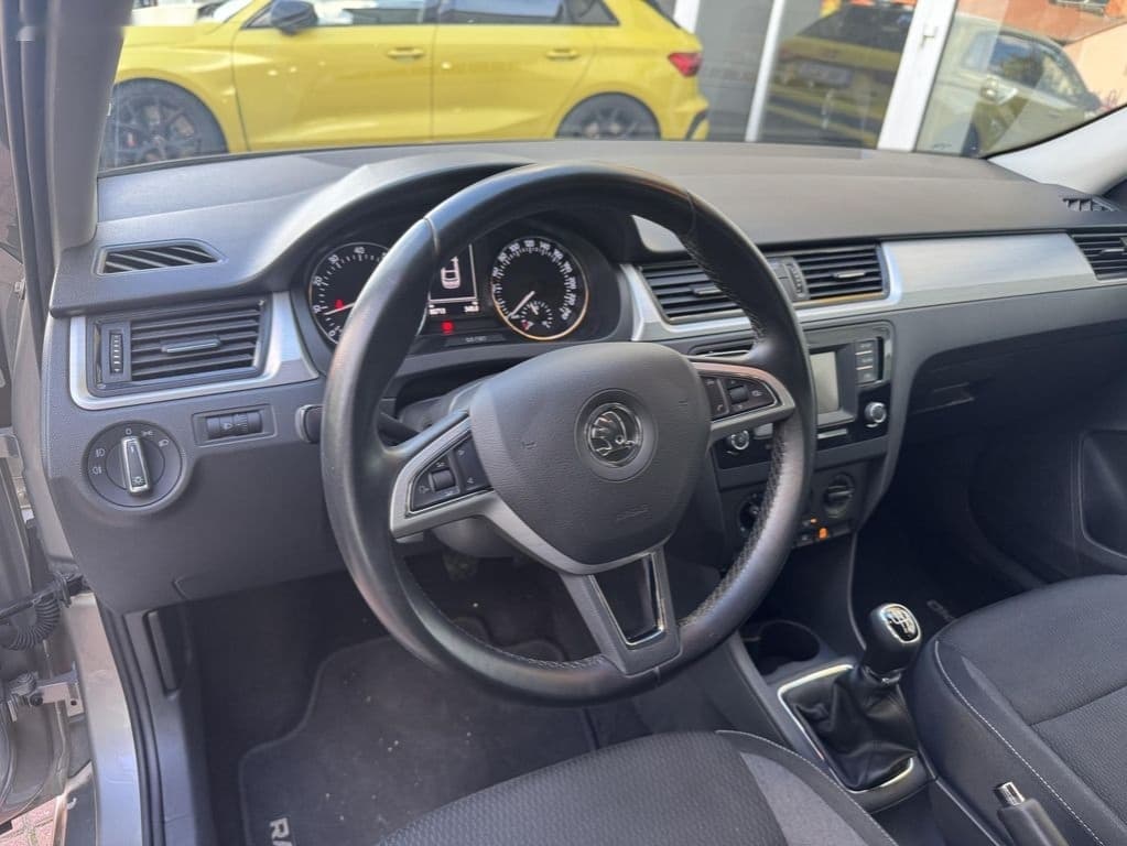 2015 Škoda RAPID - 11