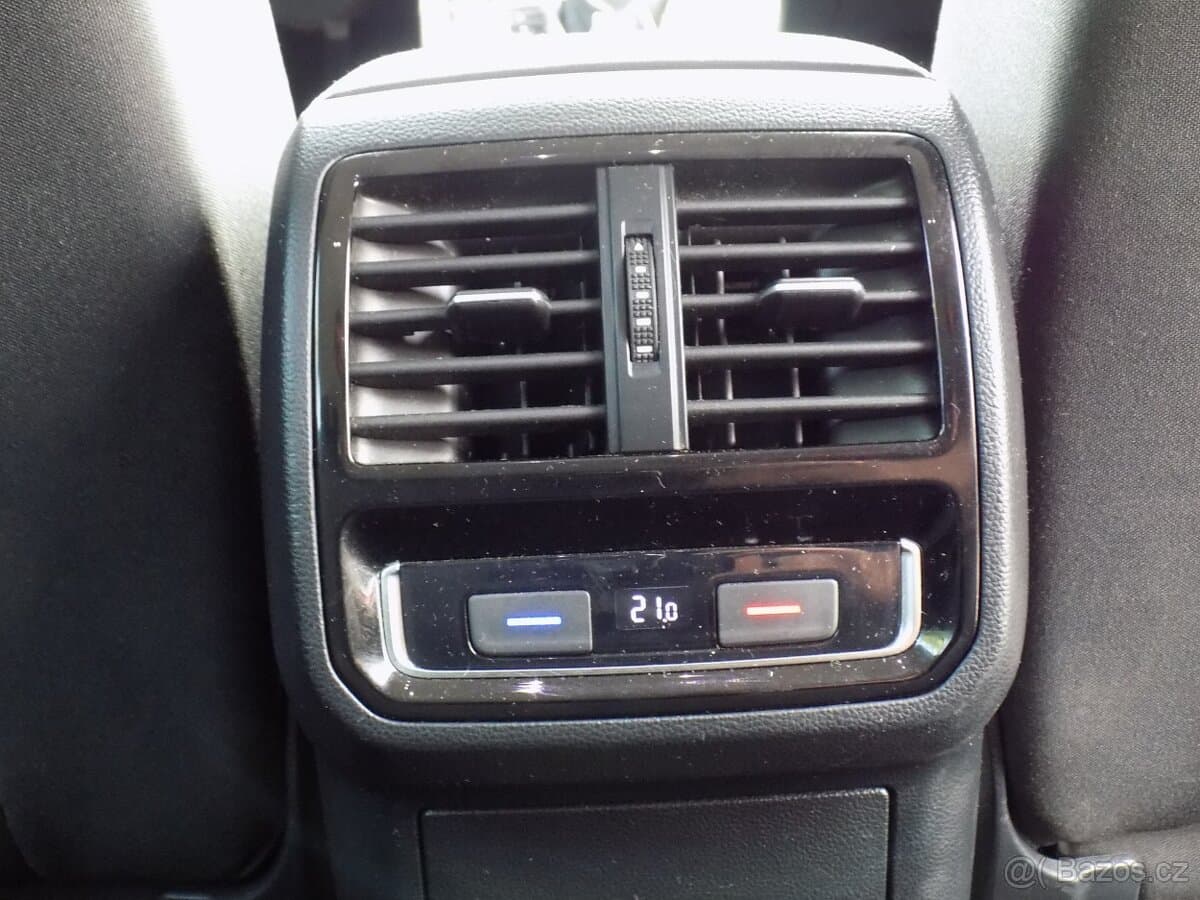 2021 Volkswagen PASSAT - 11
