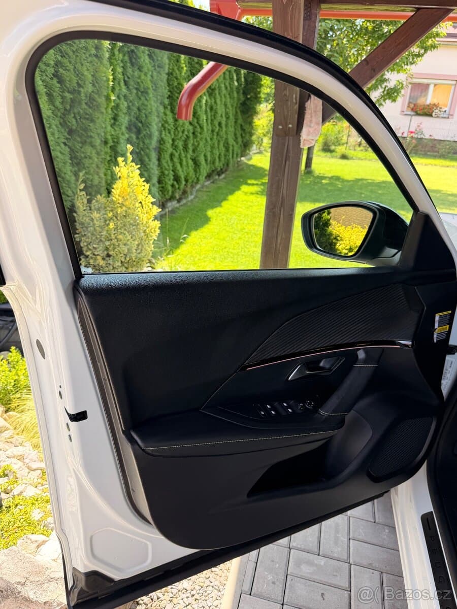 2021 Peugeot 2008 - 11