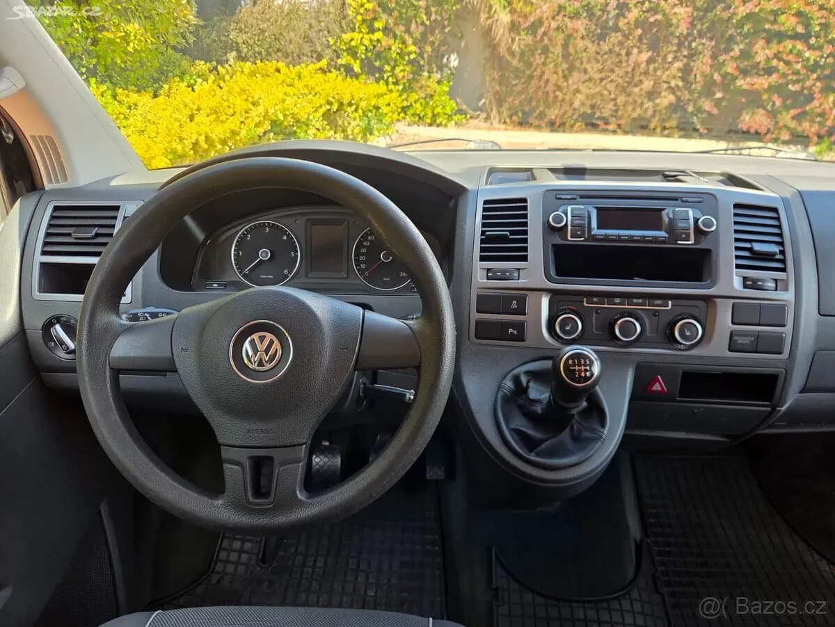 2012 Volkswagen MULTIVAN - 11