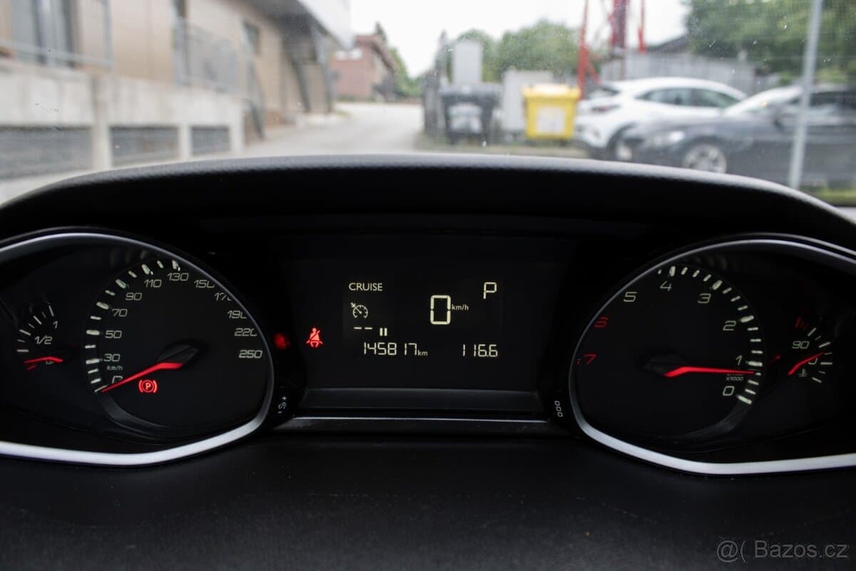 2020 Peugeot 308 - 11