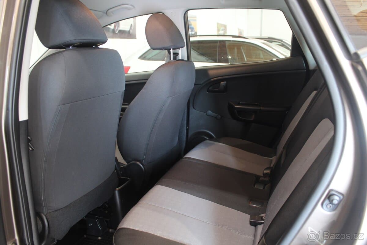 2016 Kia VENGA - 11