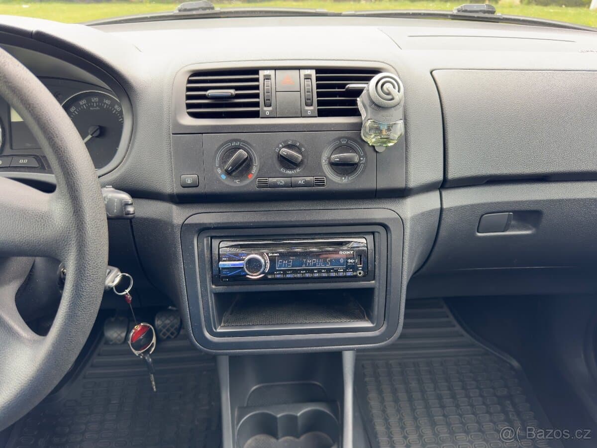 2010 Škoda FABIA - 11