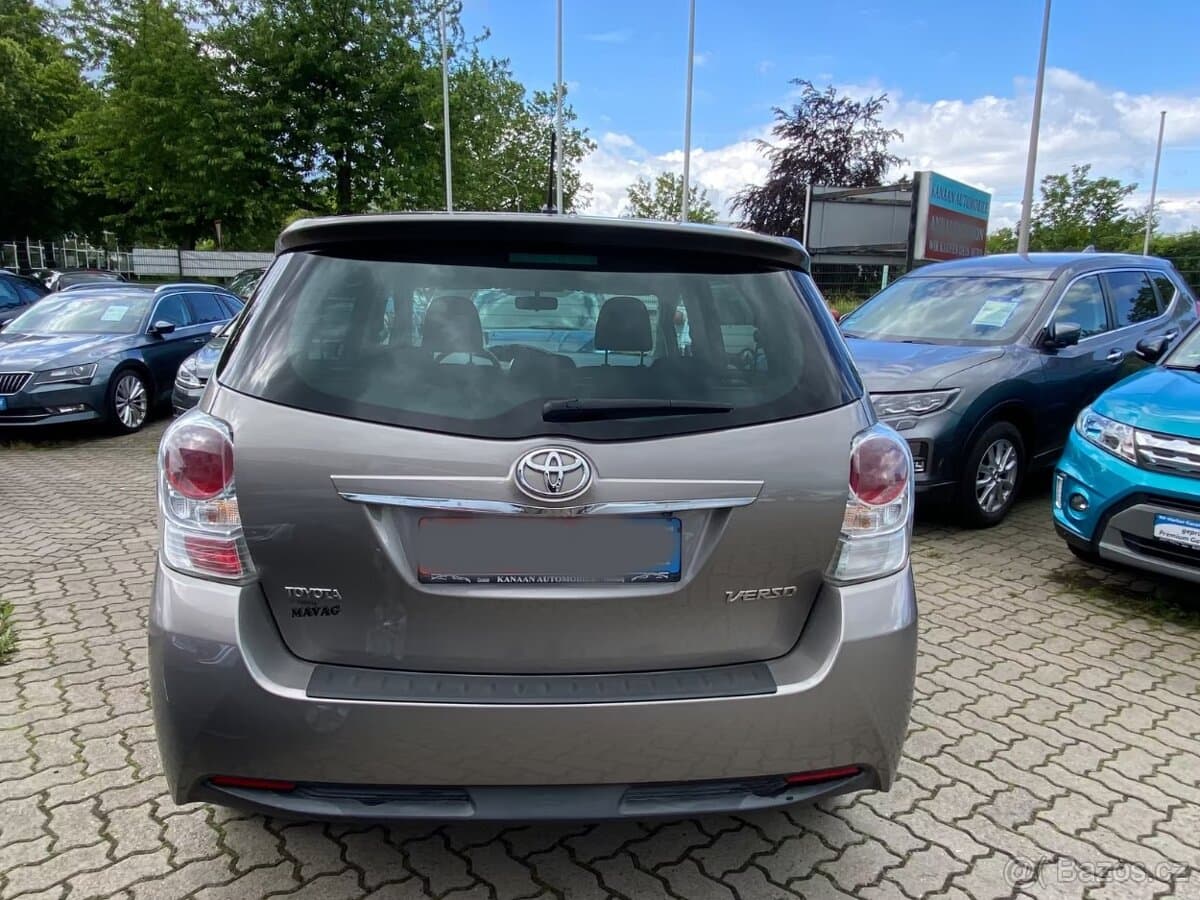 2015 Toyota VERSO - 11