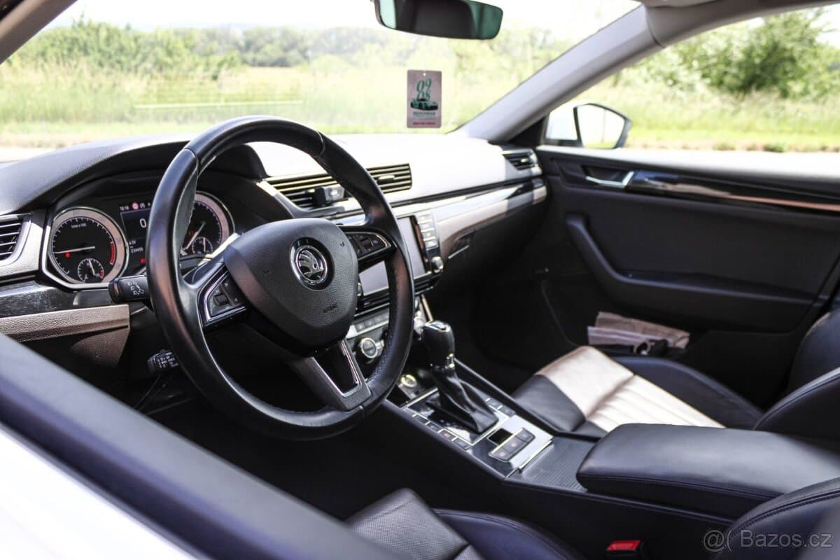 2017 Škoda SUPERB - 11