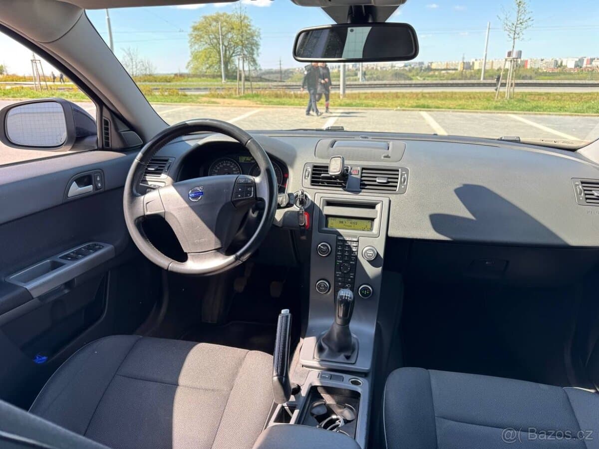 2011 Volvo V50 - 11