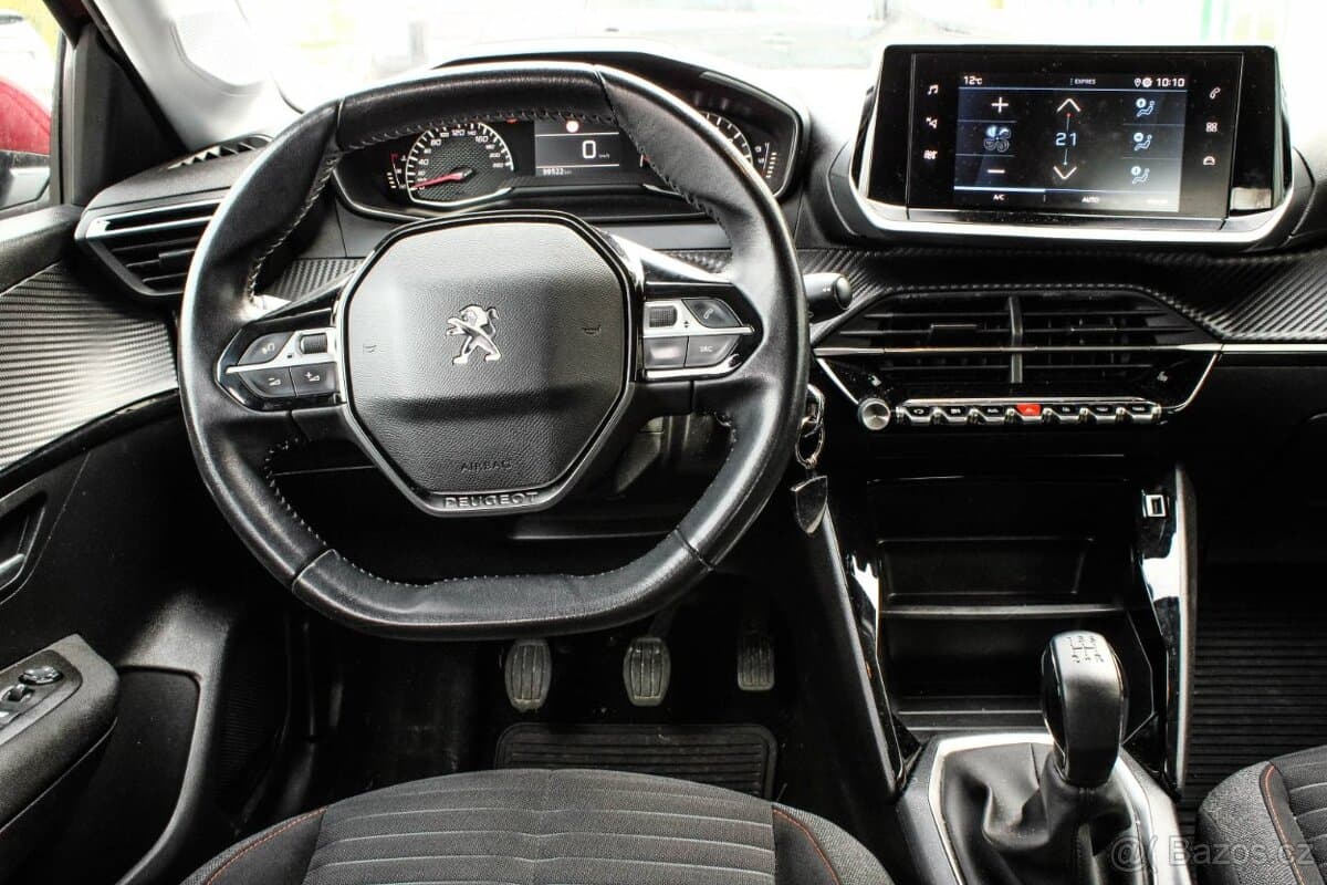 2020 Peugeot 208 - 11