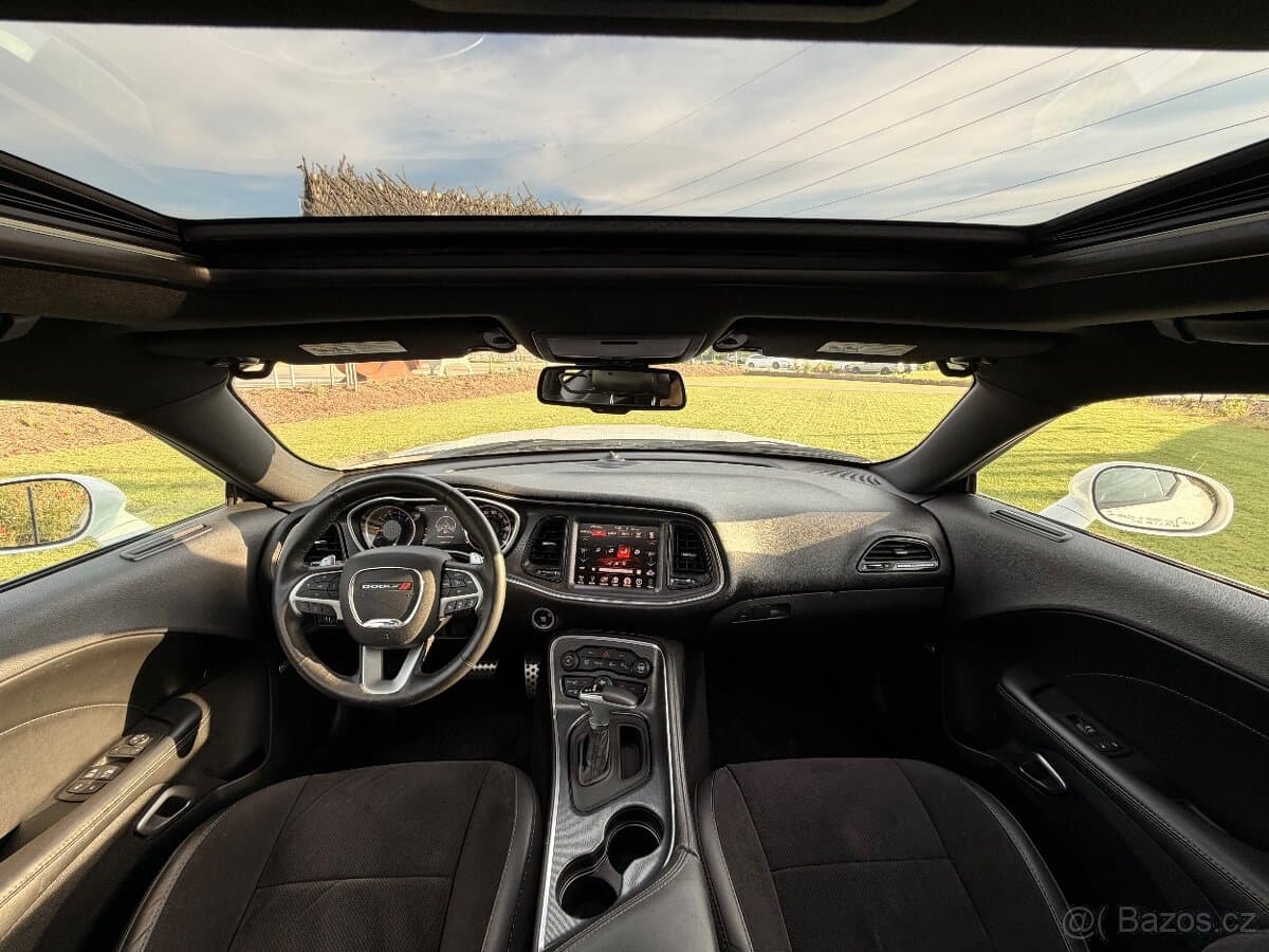 Dodge CHALLENGER - 11
