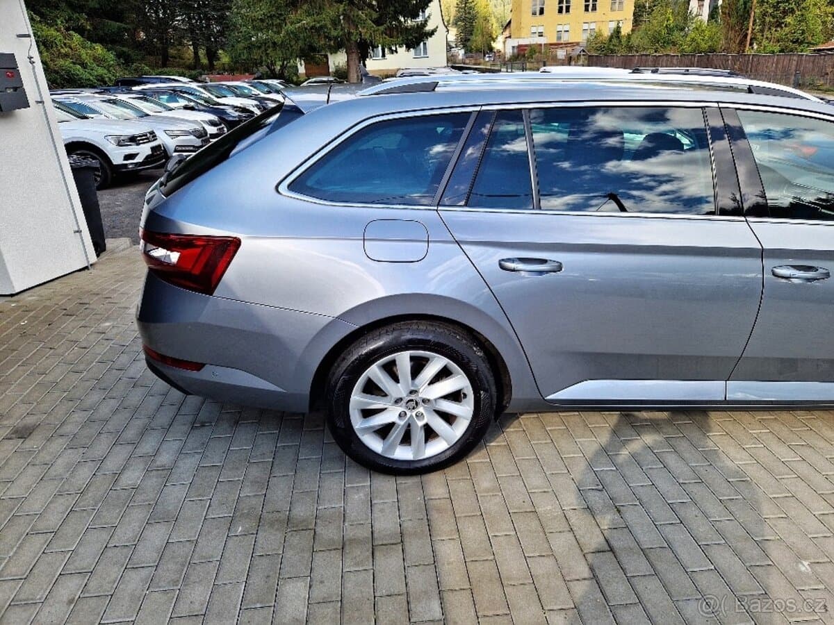 2020 Škoda SUPERB - 11