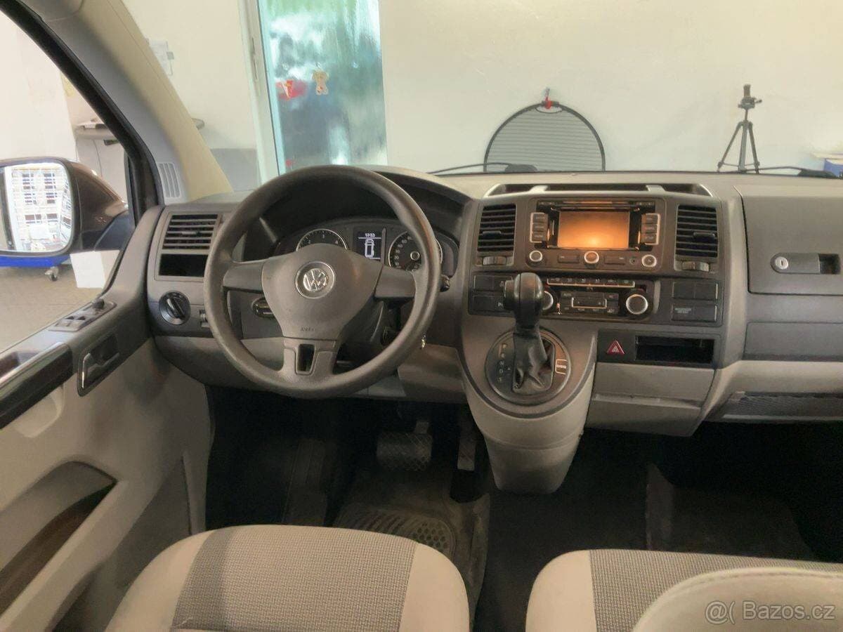 2011 Volkswagen CARAVELLE - 11
