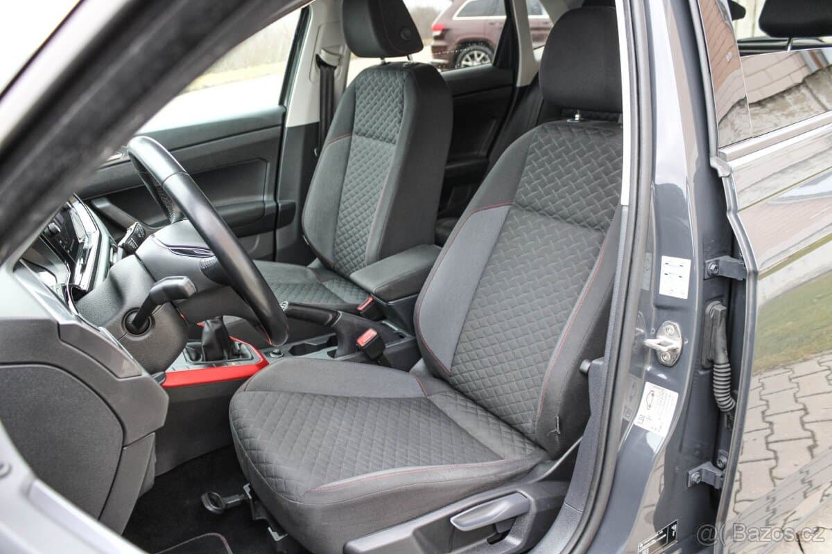 2019 Volkswagen POLO - 11