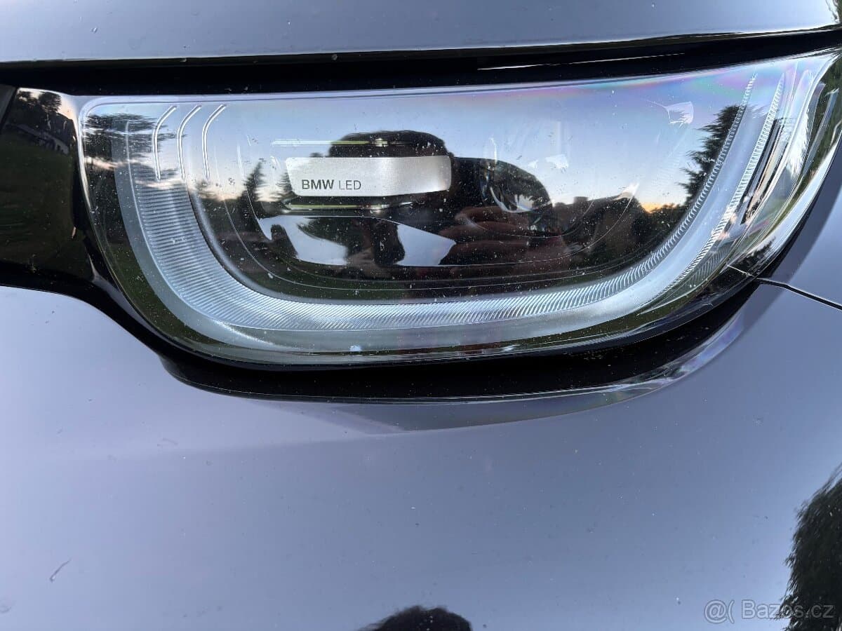 2017 BMW i3 - 11