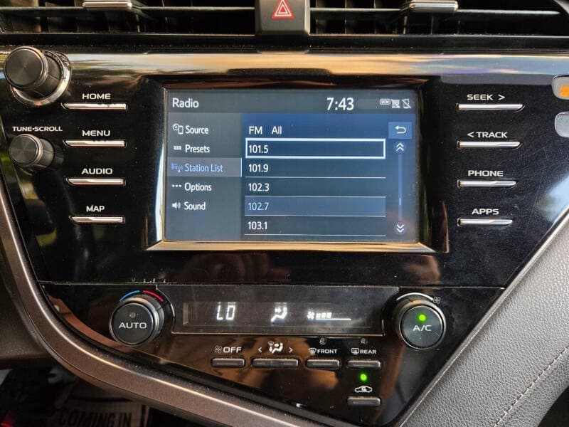 2019 Toyota CAMRY - 11