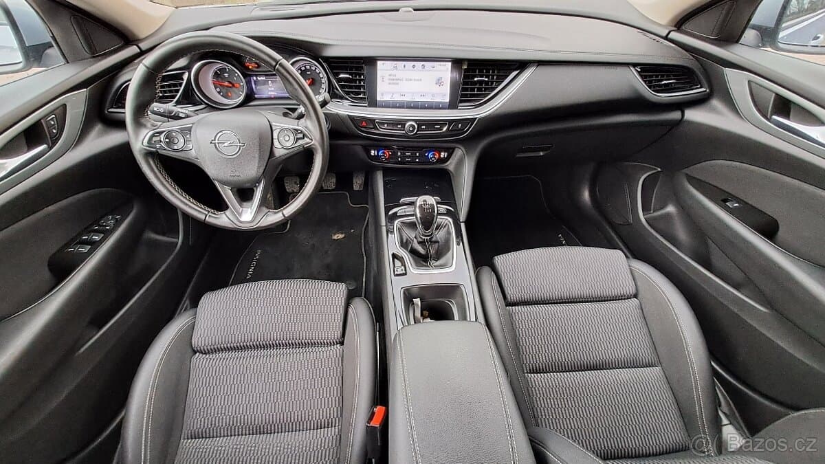 2017 Opel INSIGNIA - 11