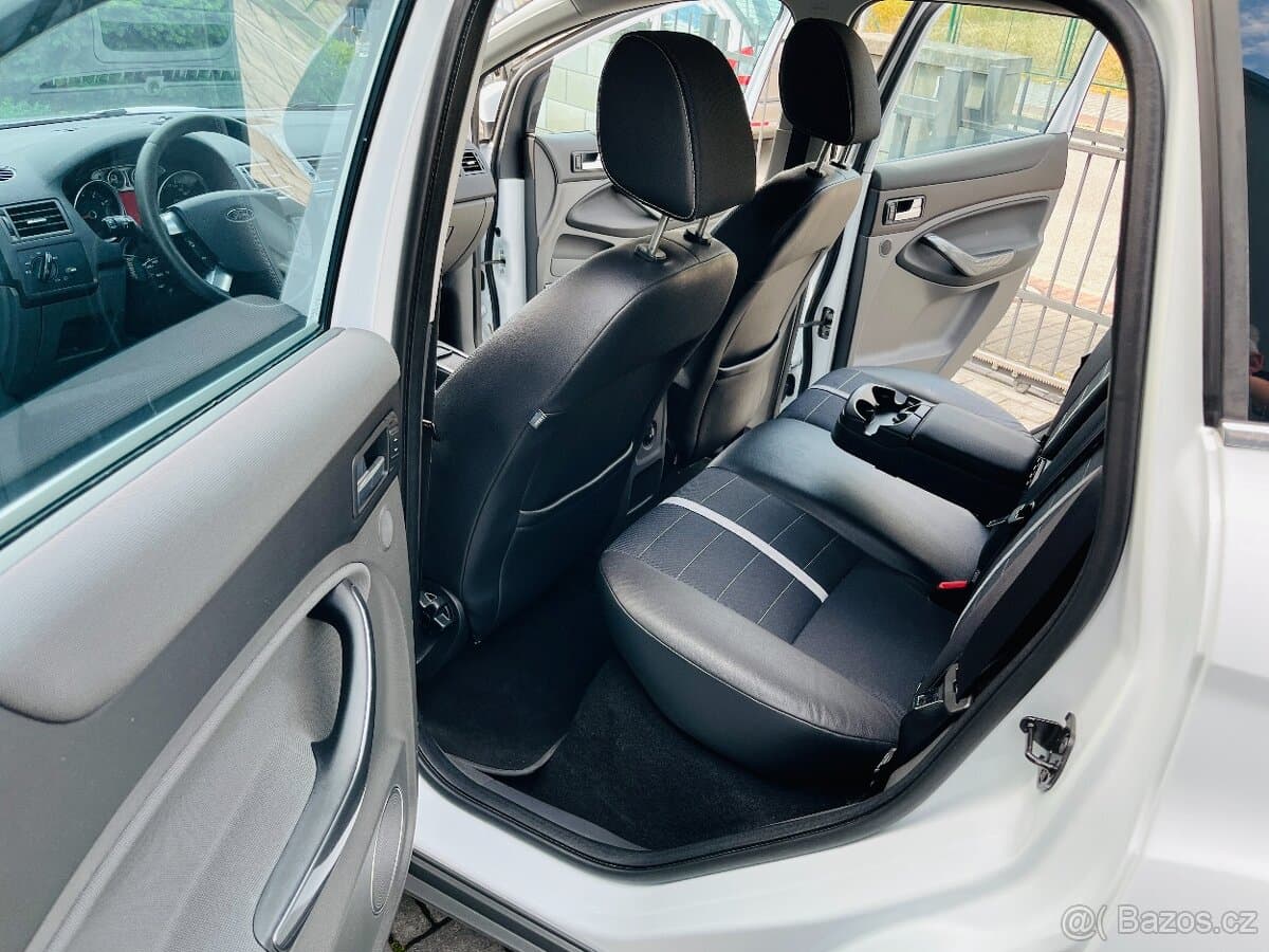 2010 Ford KUGA - 11