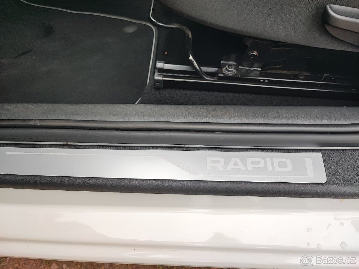 2013 Škoda RAPID - 11