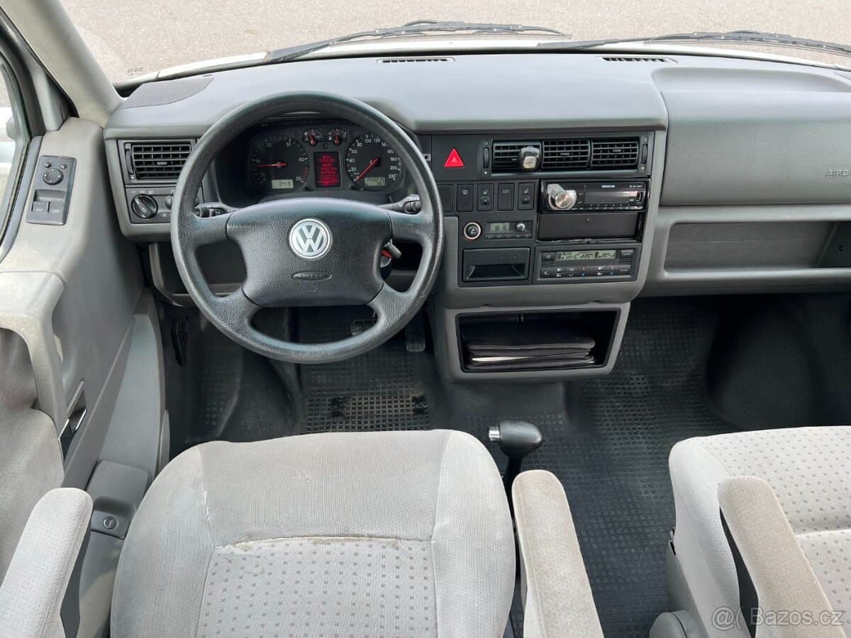 2003 Volkswagen CARAVELLE - 11