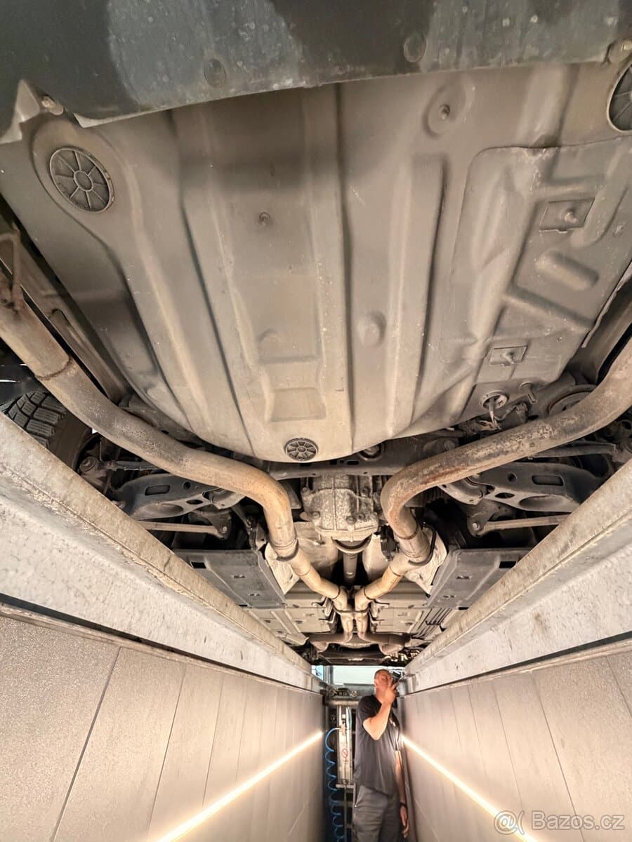 2019 Dodge CHALLENGER - 11