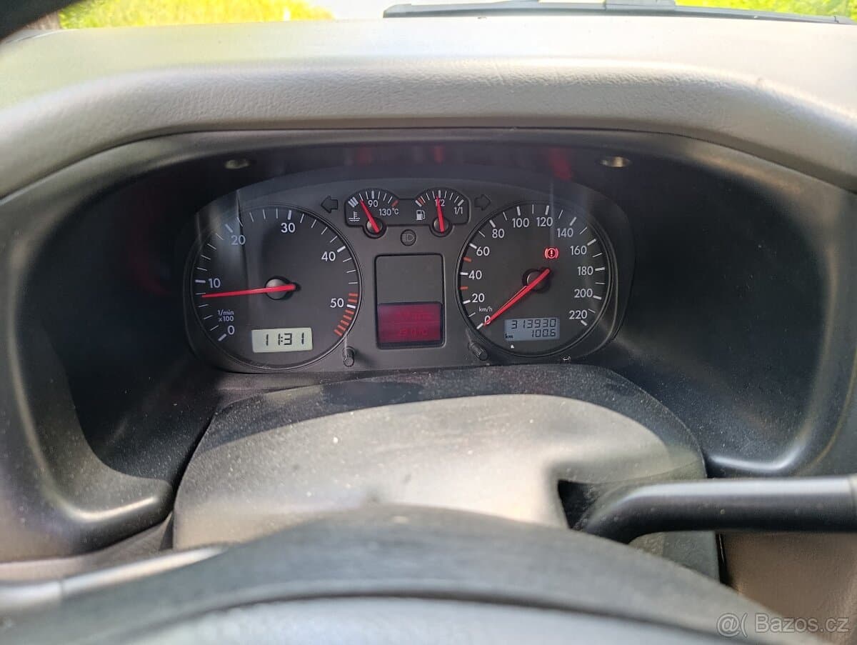 2001 Volkswagen MULTIVAN - 11