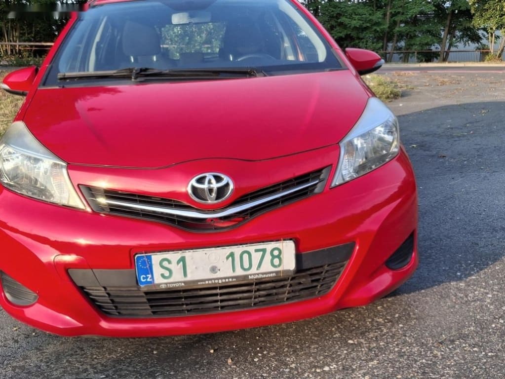2013 Toyota YARIS - 11