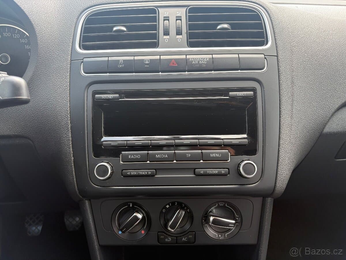 2012 Volkswagen POLO - 11