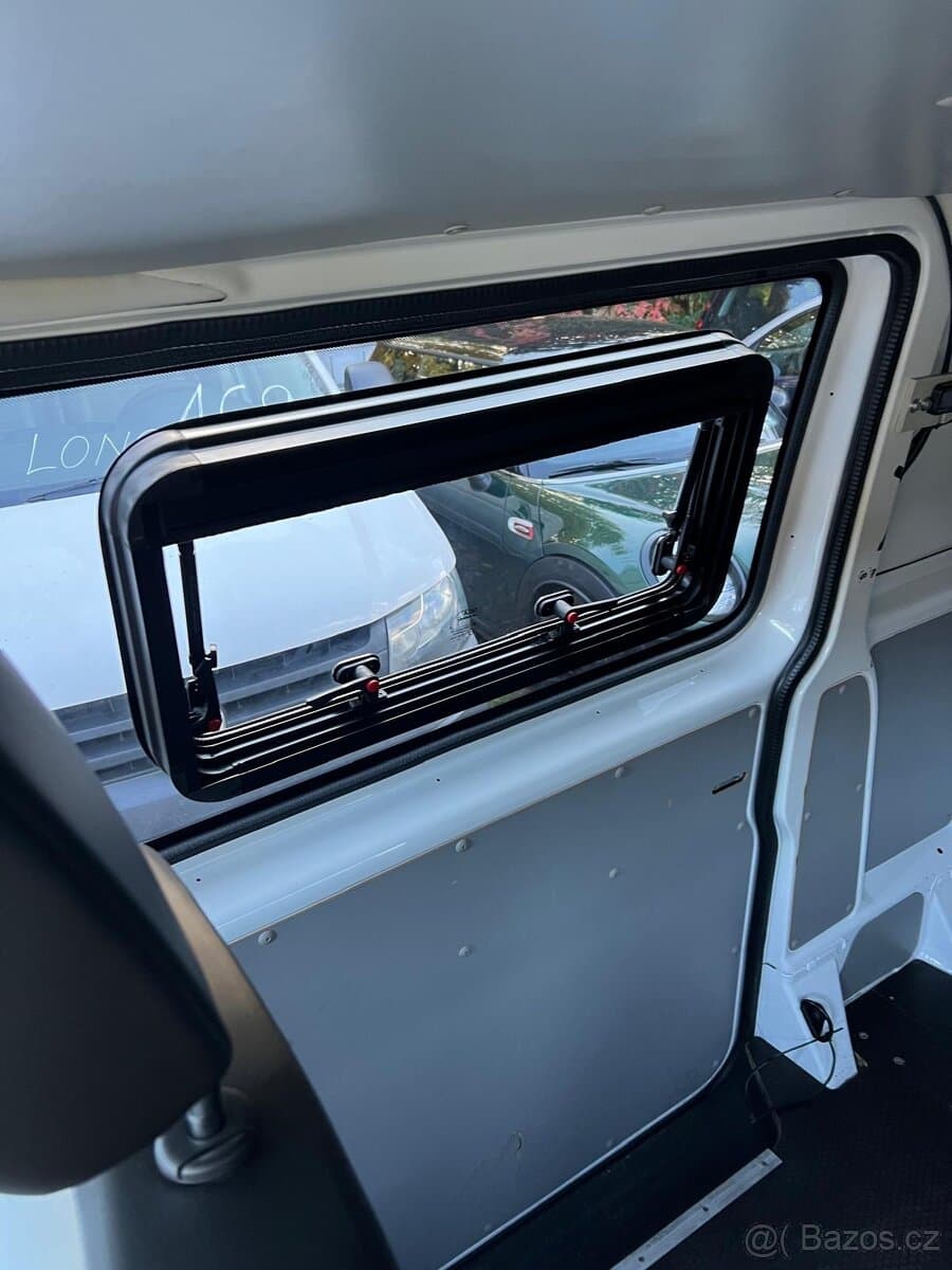 2012 Volkswagen TRANSPORTER - 11