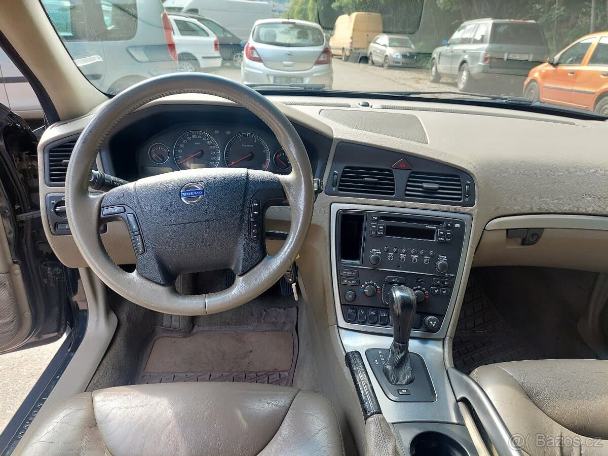 2005 Volvo XC70 - 11