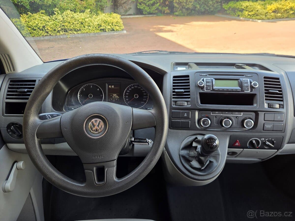 2010 Volkswagen TRANSPORTER - 11