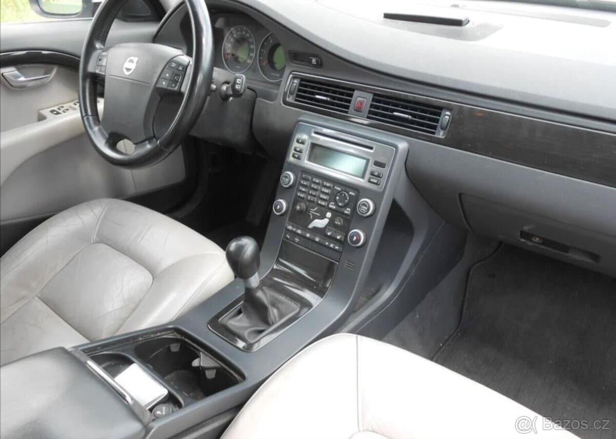 2008 Volvo V70 - 11