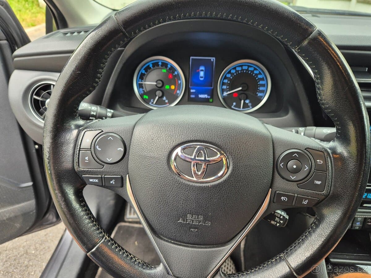 2018 Toyota COROLLA - 11