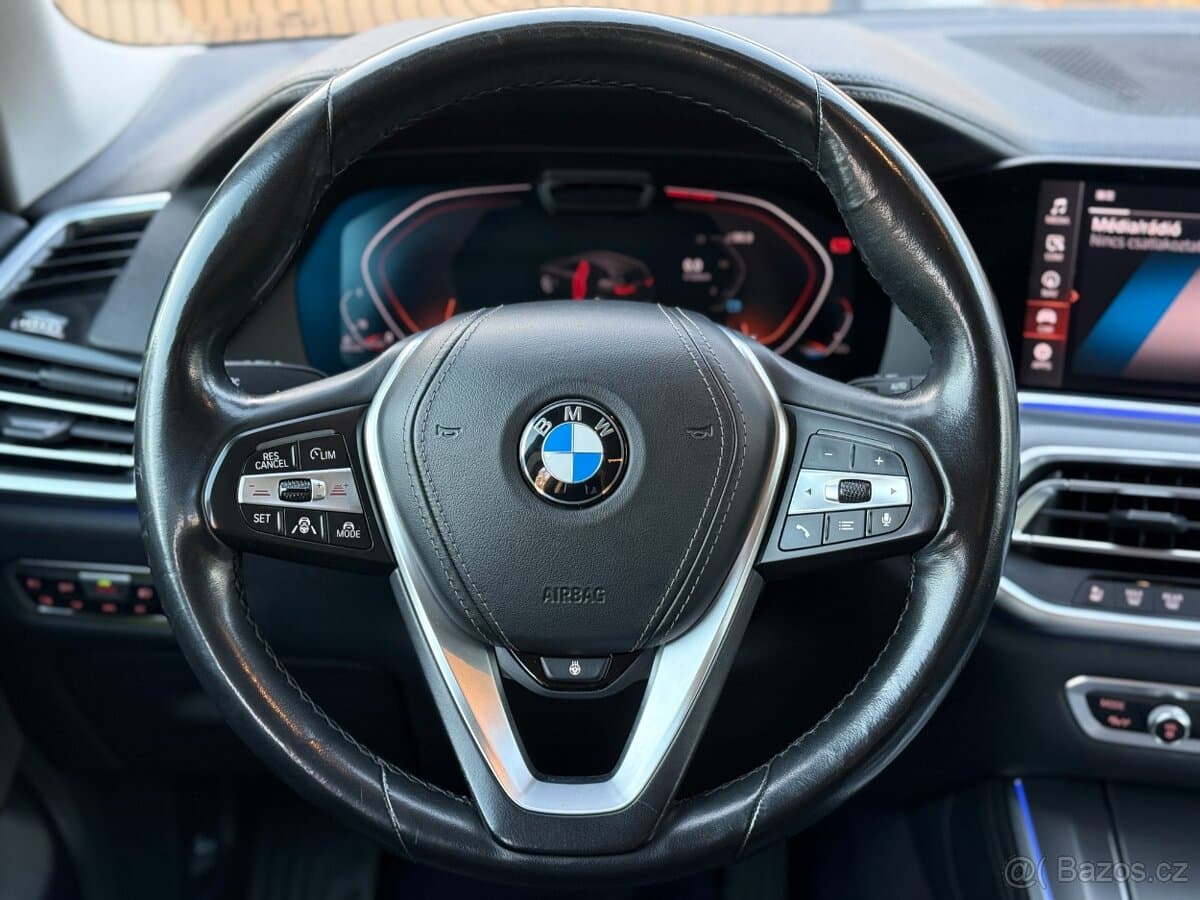 2019 BMW X5 - 11