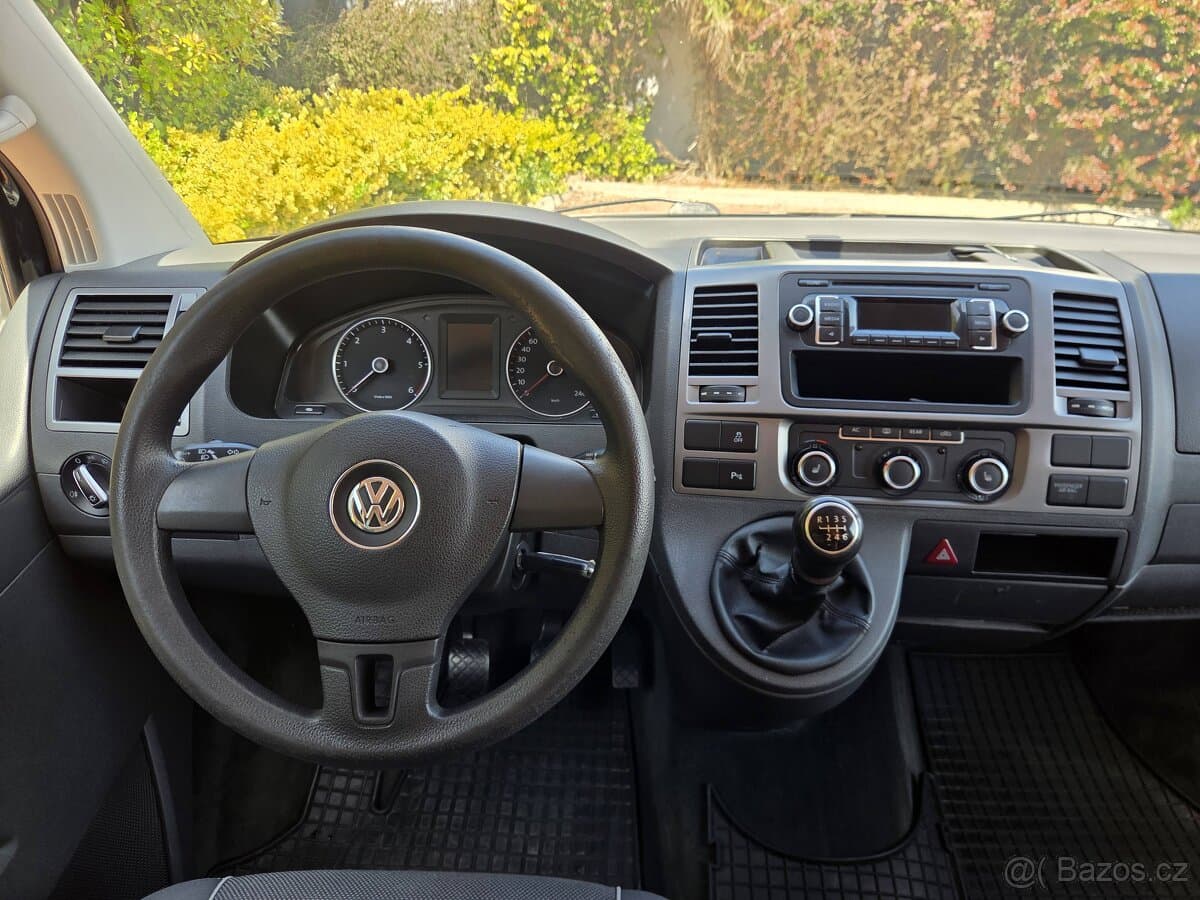 2012 Volkswagen MULTIVAN - 11