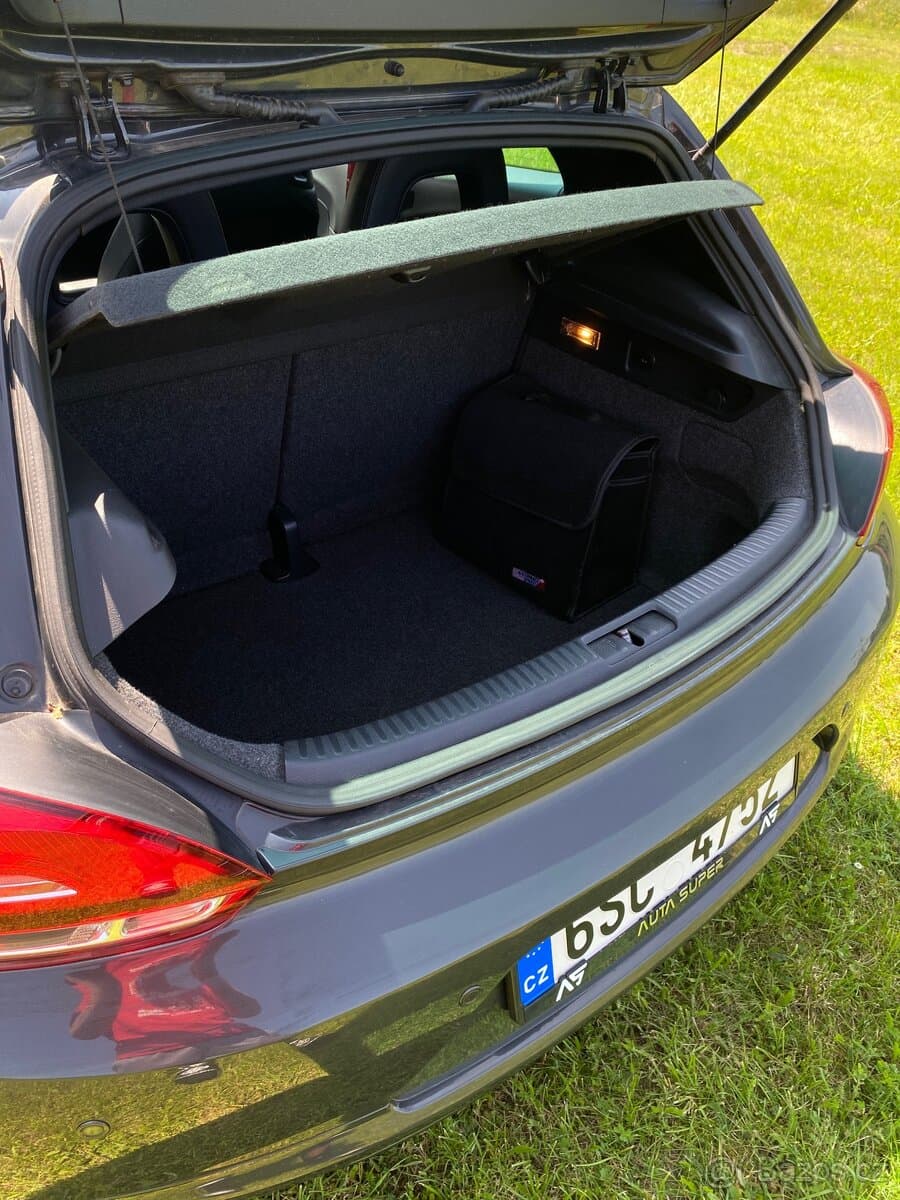 2010 Volkswagen SCIROCCO - 11