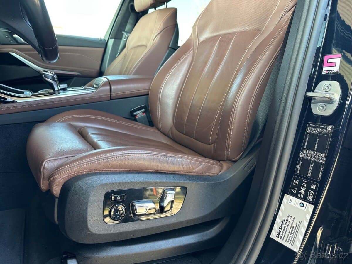 2021 BMW X7 - 11