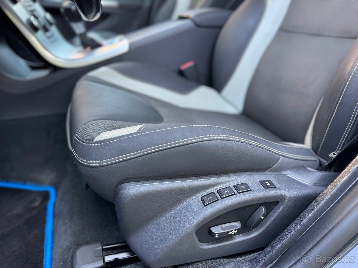 2012 Volvo S60 - 11
