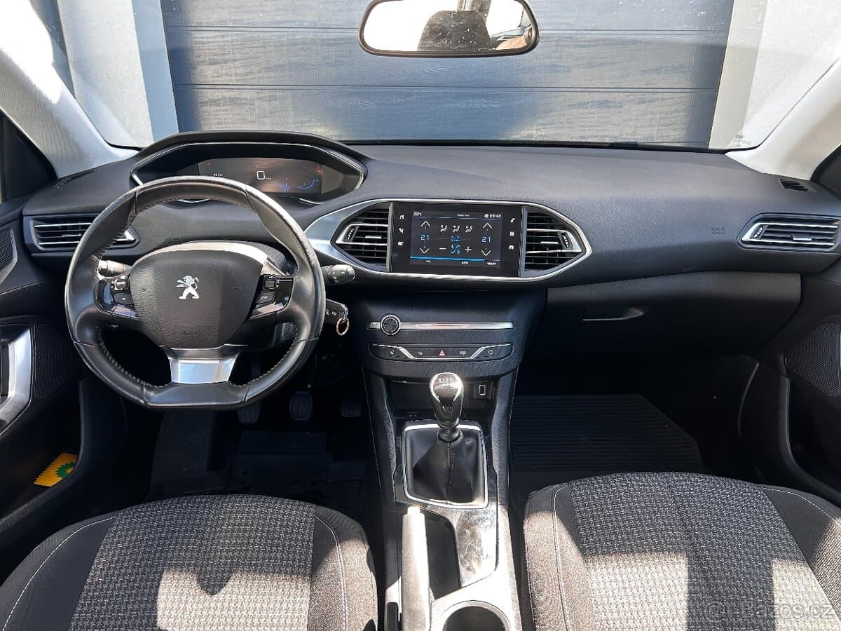 2020 Peugeot 308 - 11