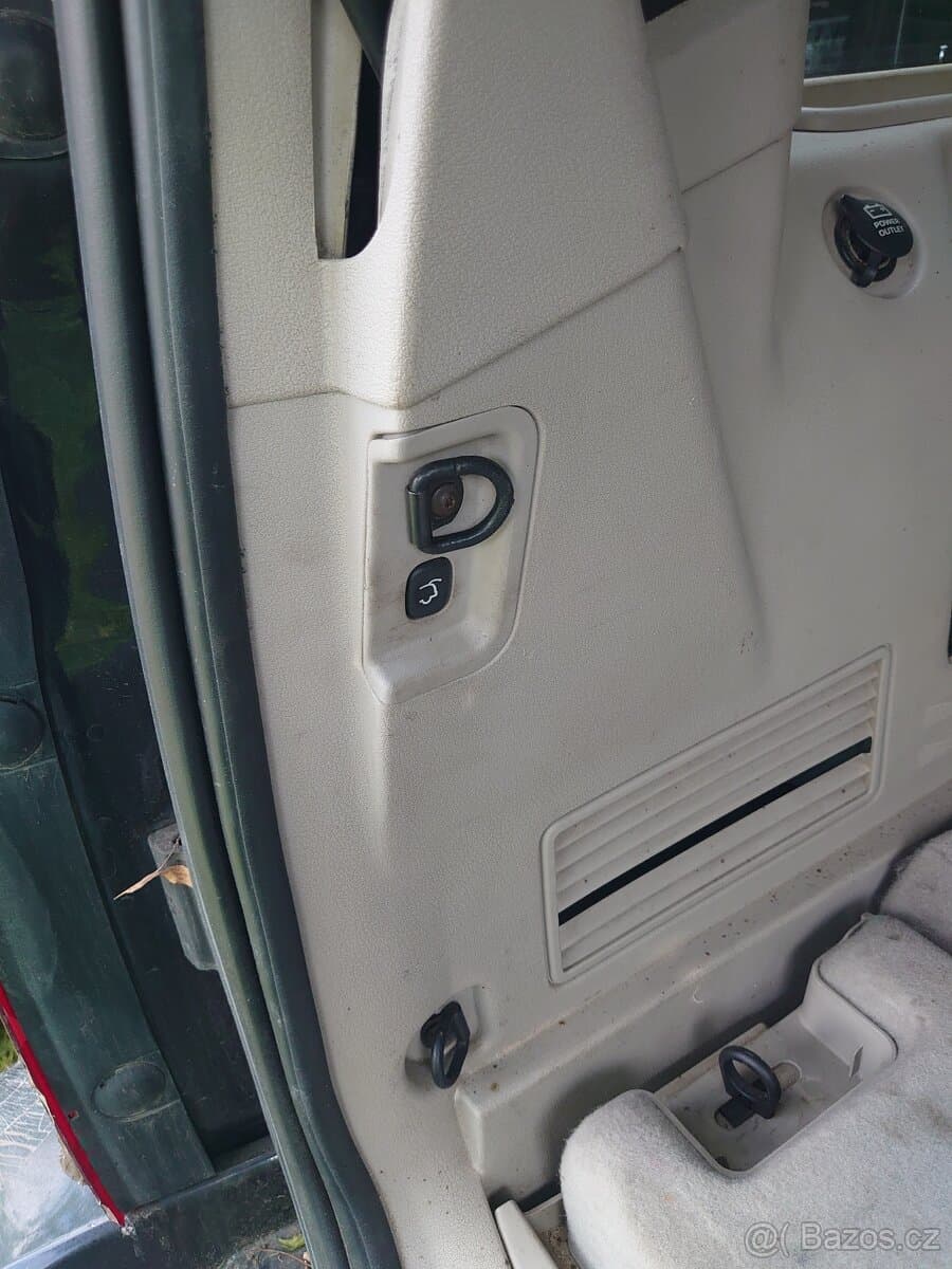 2007 Jeep COMMANDER - 11