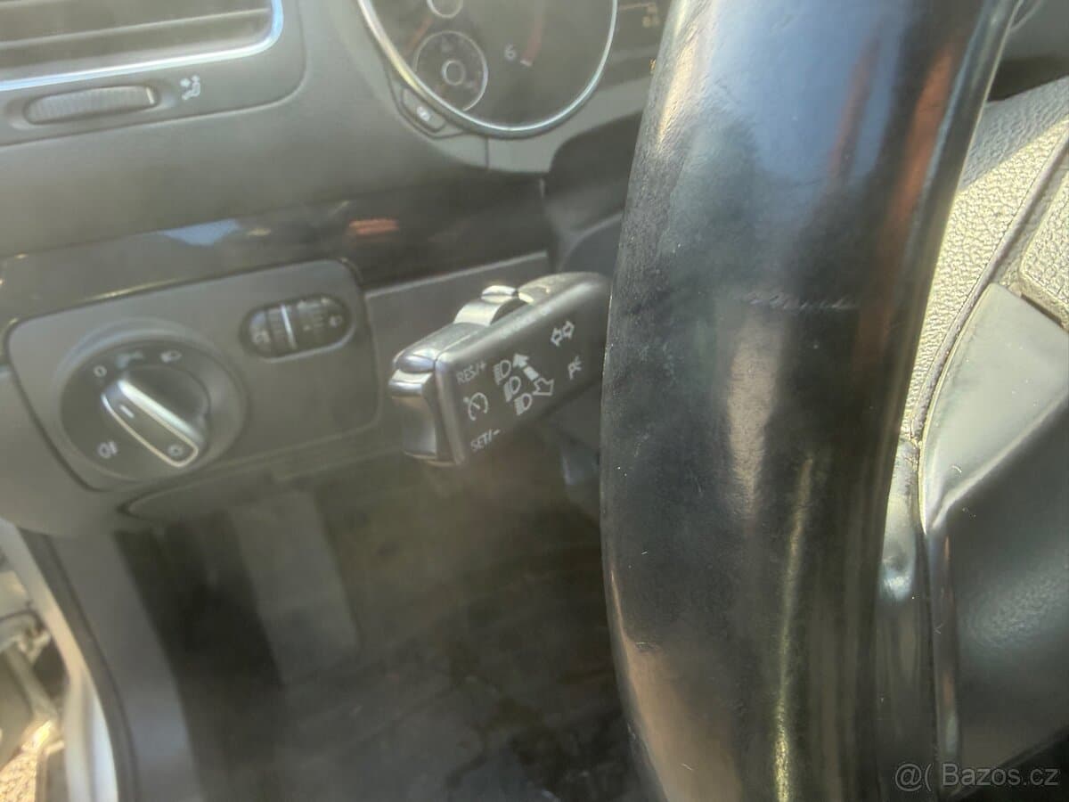 2009 Volkswagen GOLF - 11
