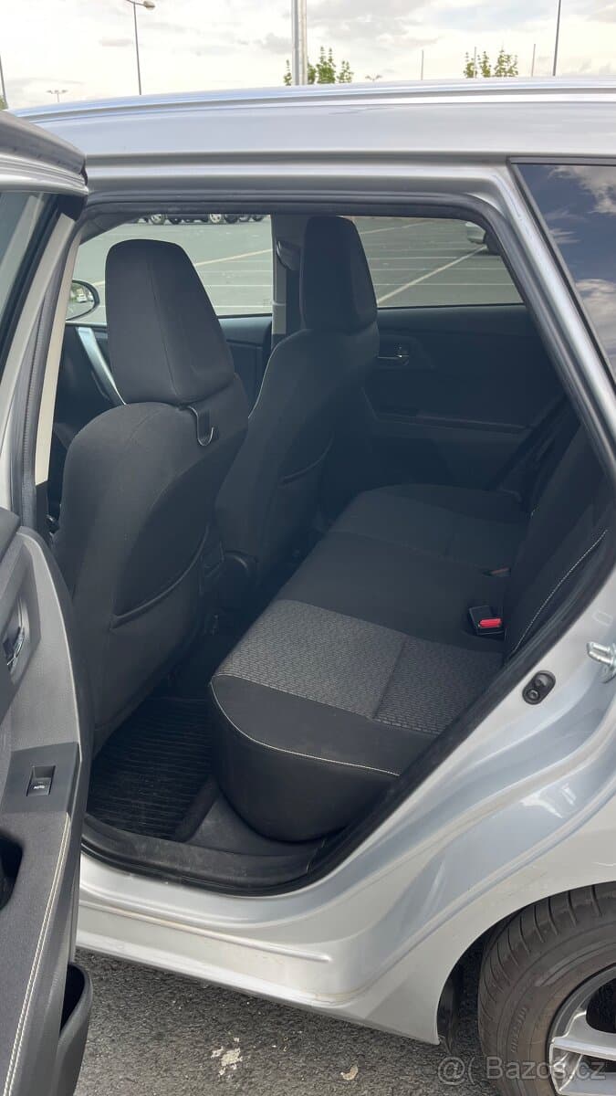 2014 Toyota AURIS - 11