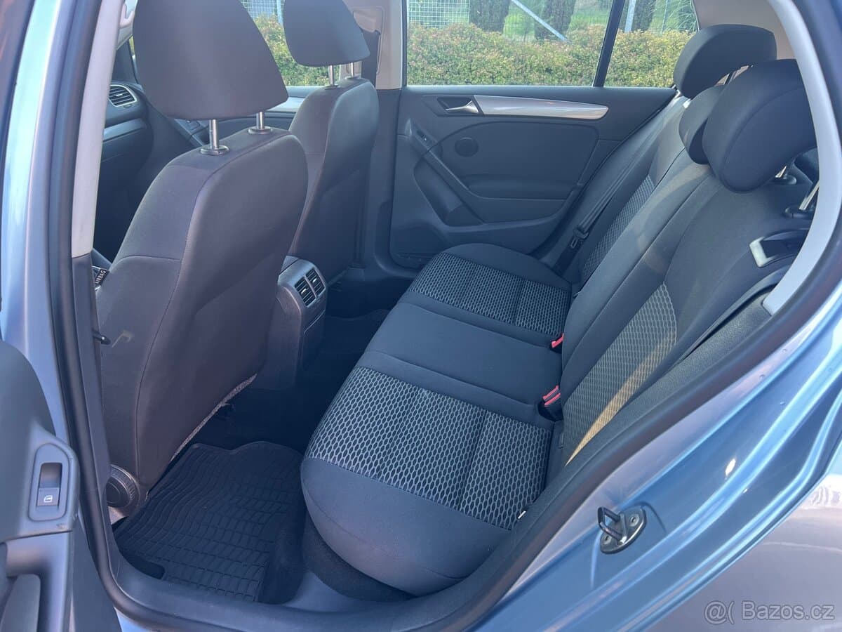 2011 Volkswagen GOLF - 11