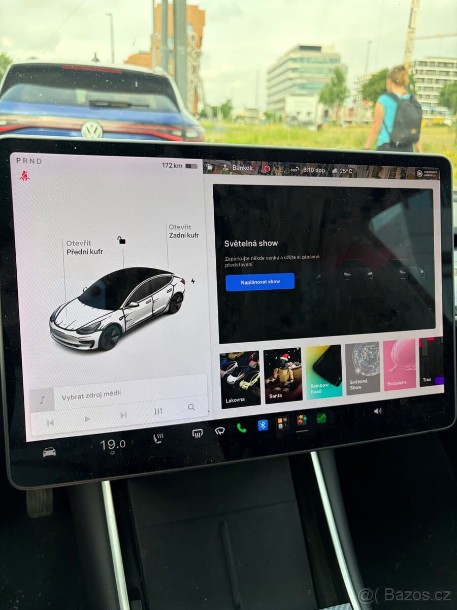 Tesla MODEL 3 - 11