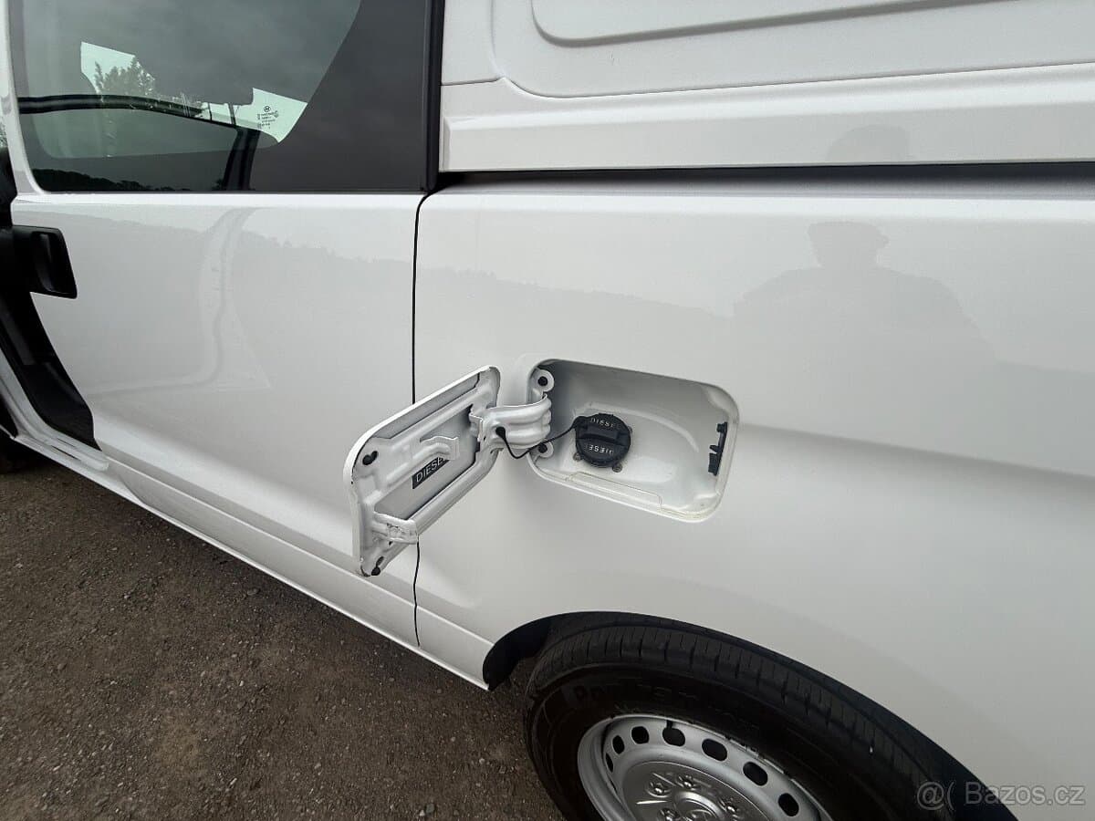 2018 Hyundai H-1 - 11