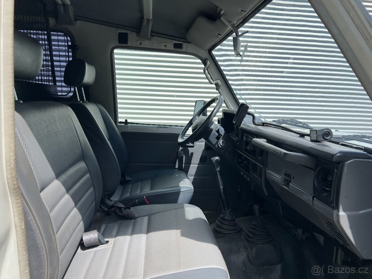2009 Toyota LAND CRUISER - 11