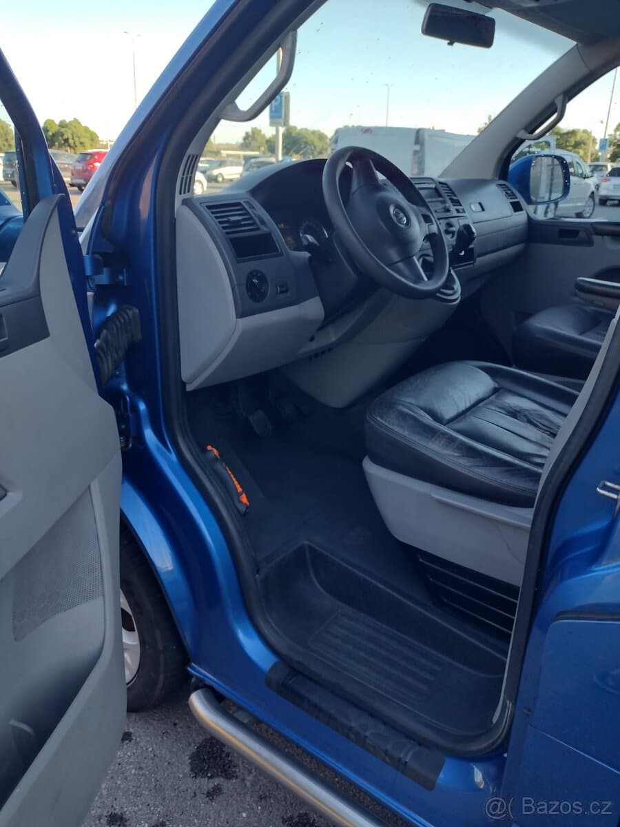 2010 Volkswagen TRANSPORTER - 11
