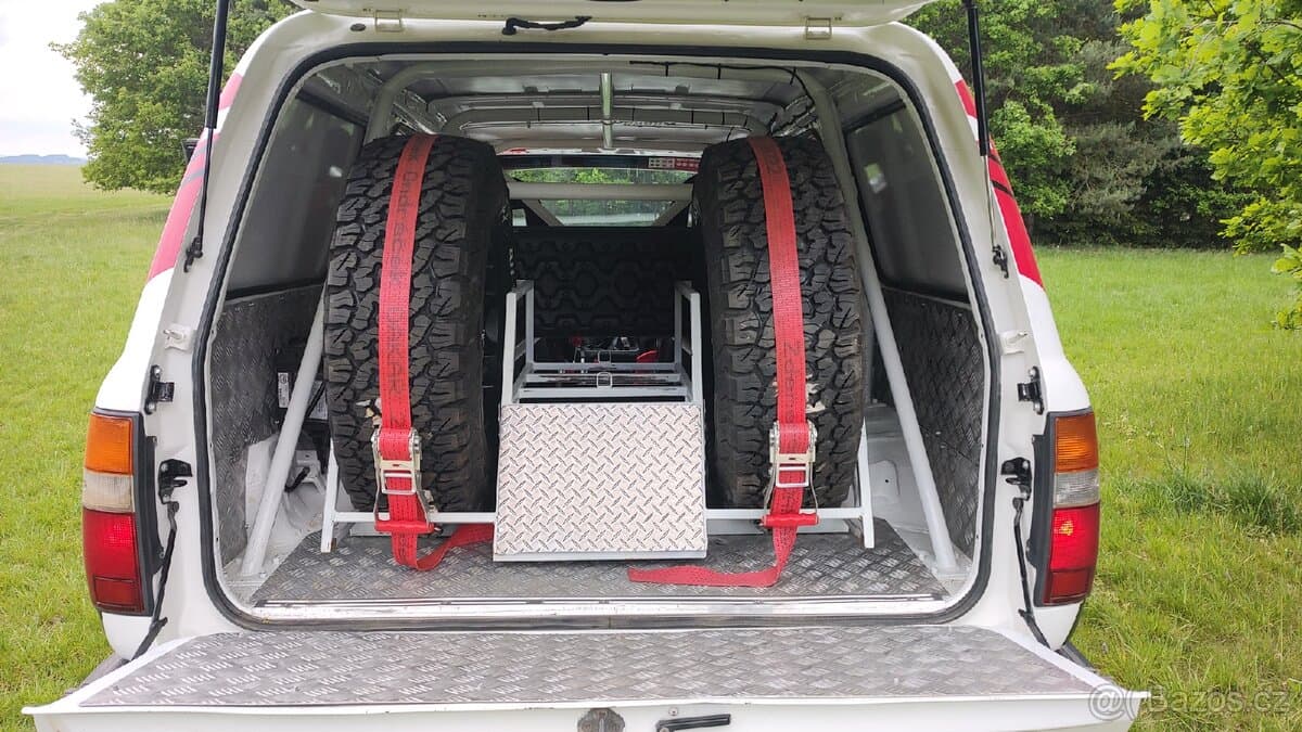 Toyota LAND CRUISER - 11