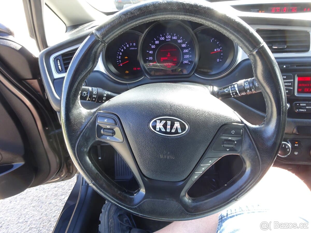 2015 Kia CEE'D - 11