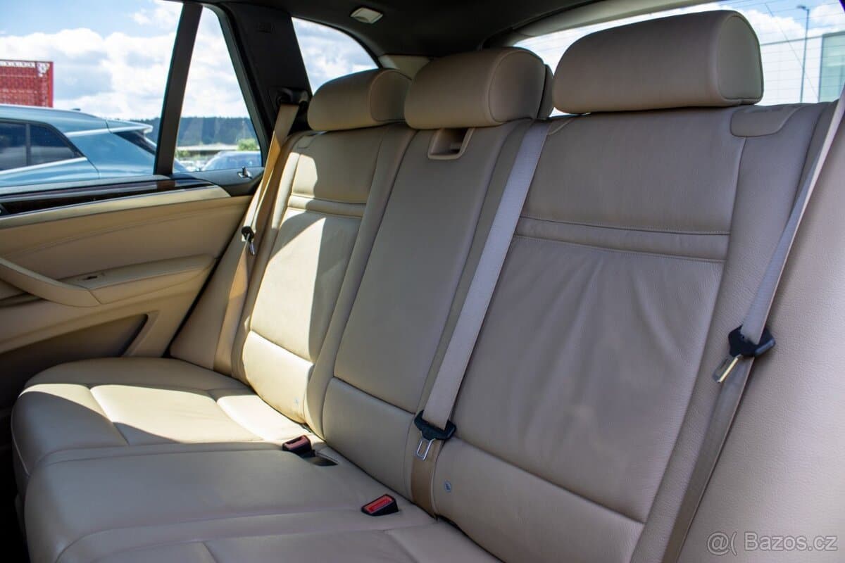 2009 BMW X5 - 11