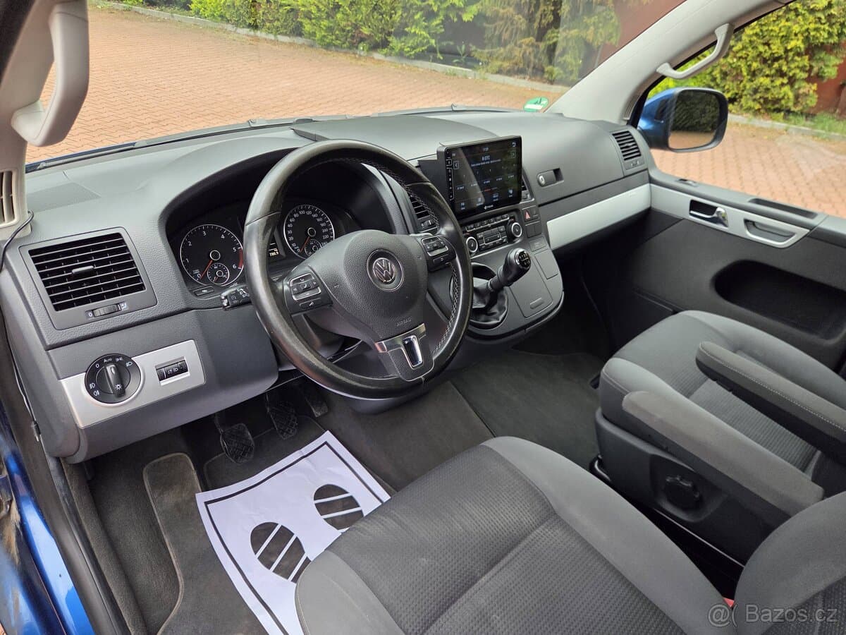 2010 Volkswagen MULTIVAN - 11